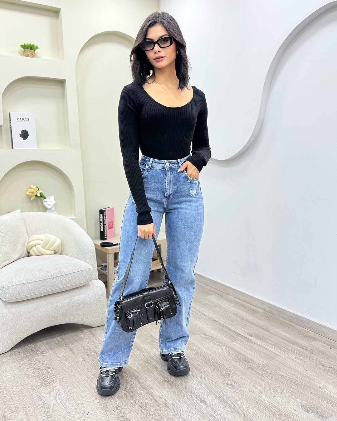 Suéter cuello redondo