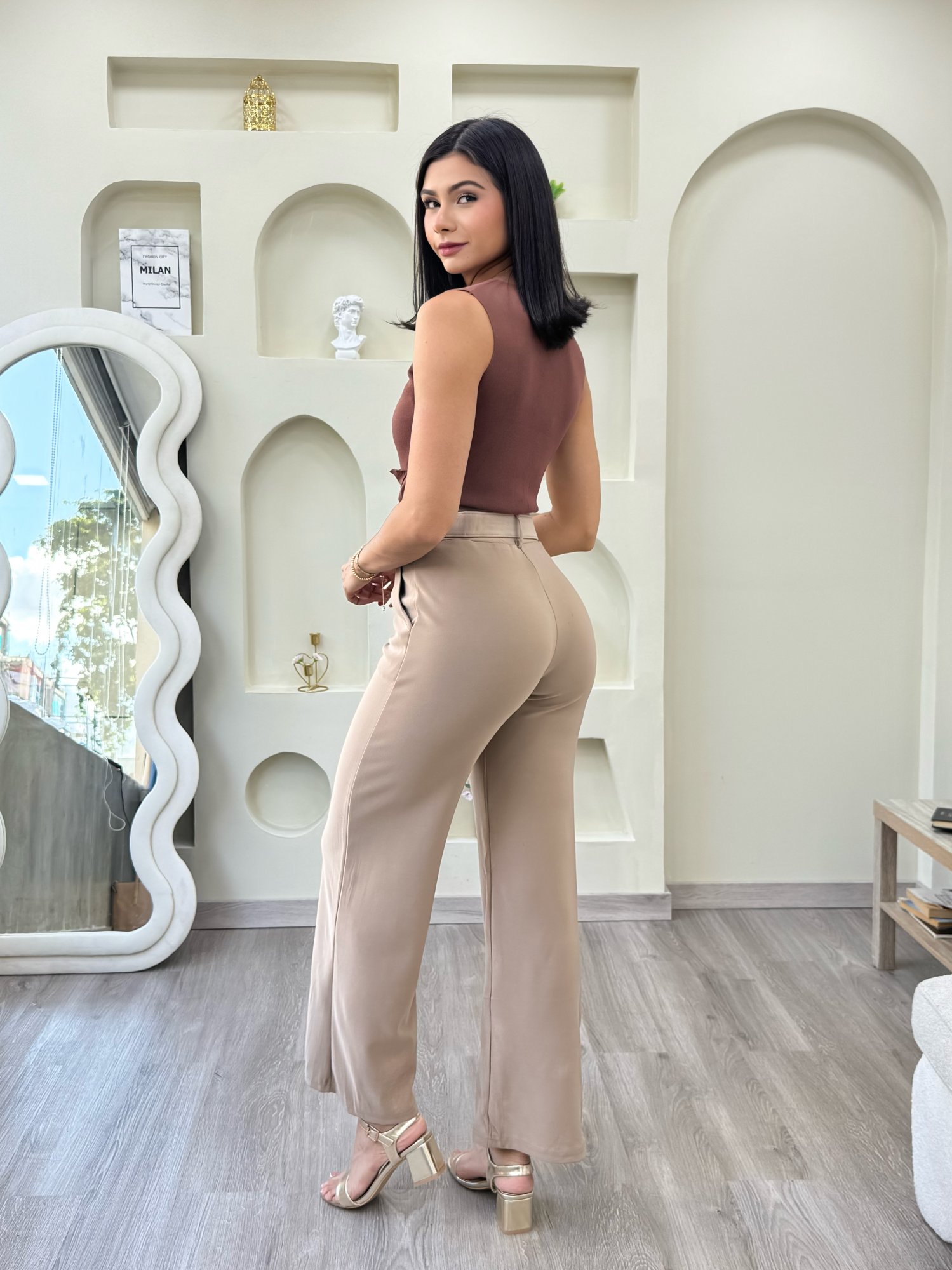 Pantalón cruzado
