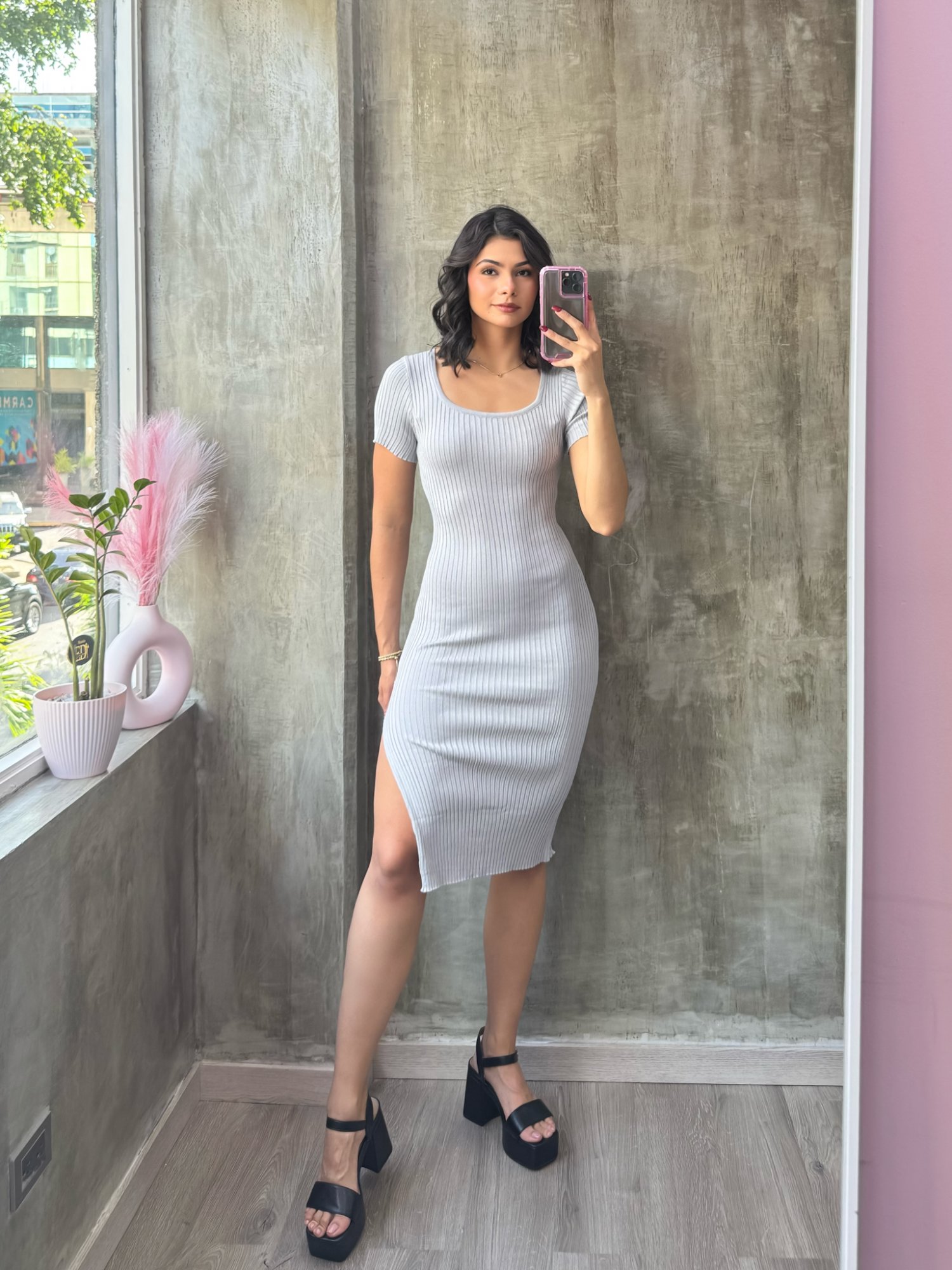 Vestido con abertura