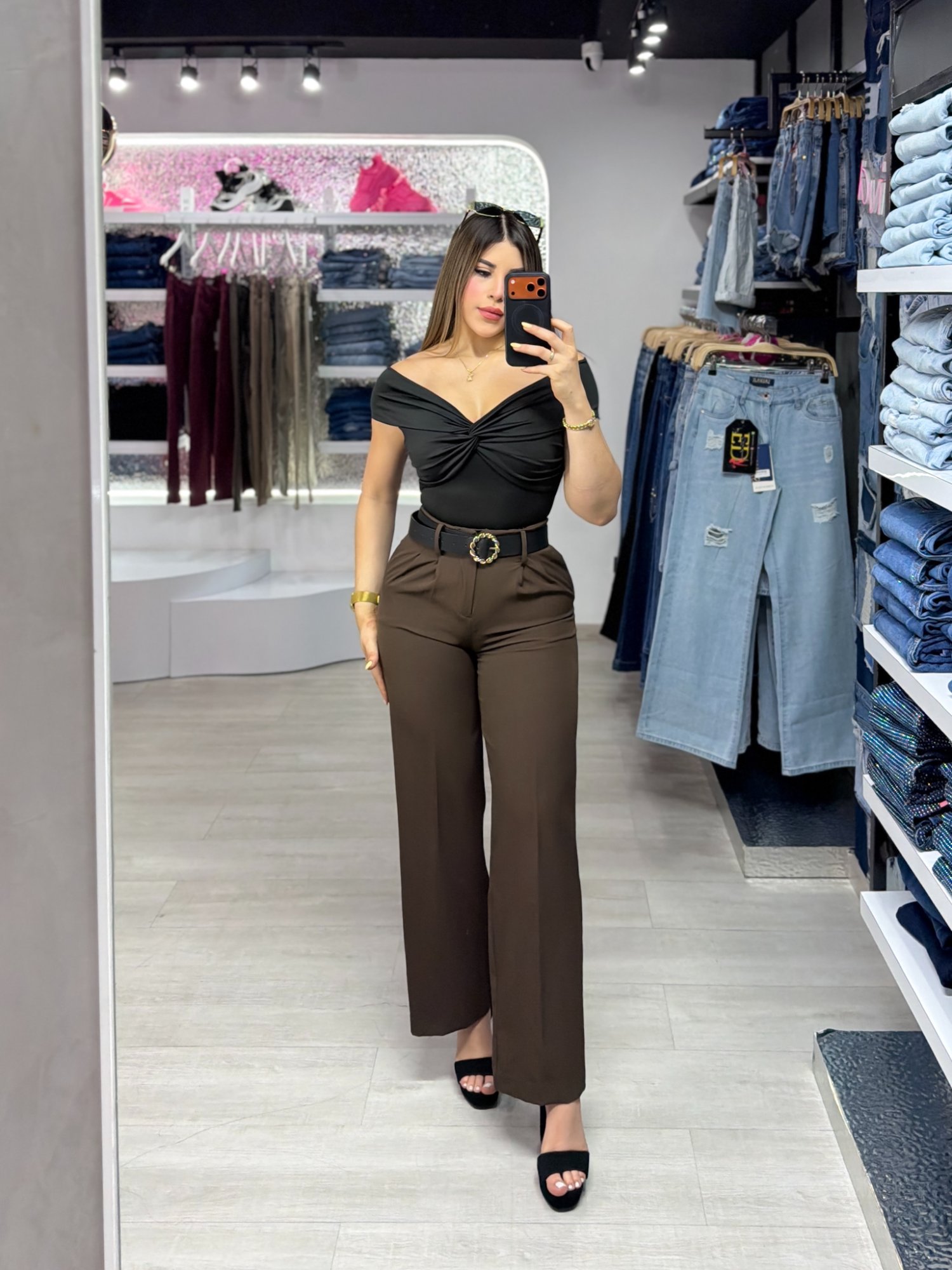Pantalón con correa