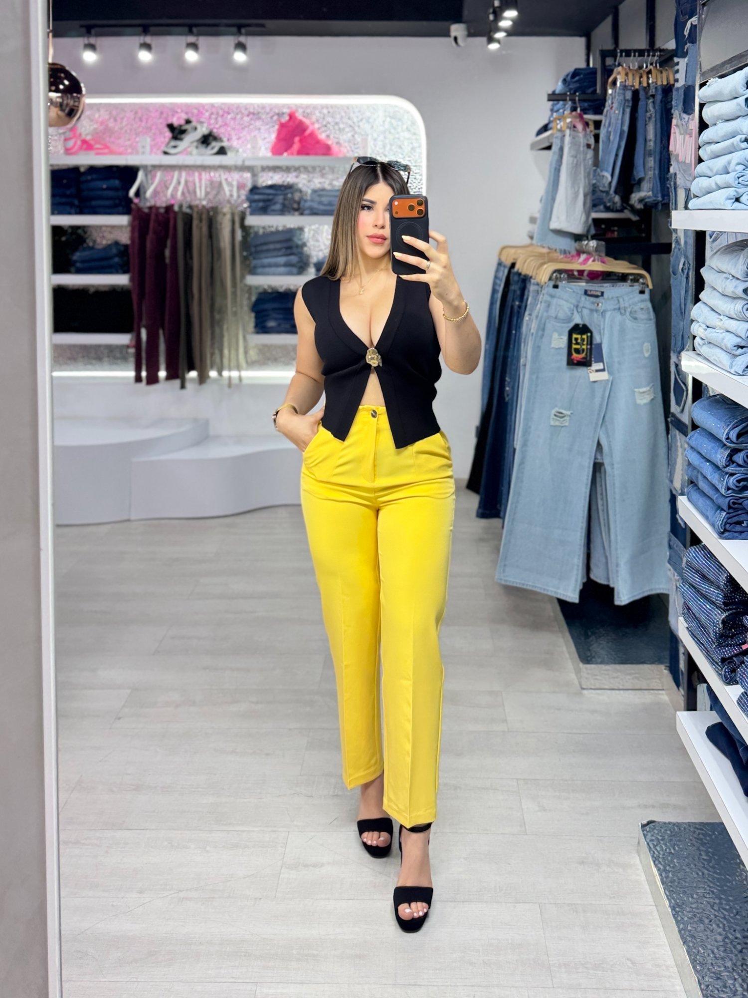 Pantalón Zara