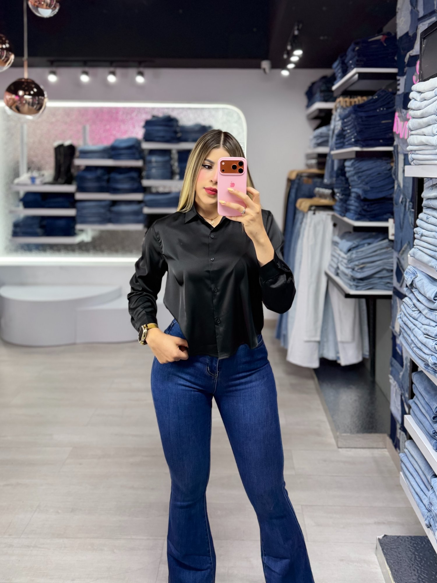 Blusa Satinada corta