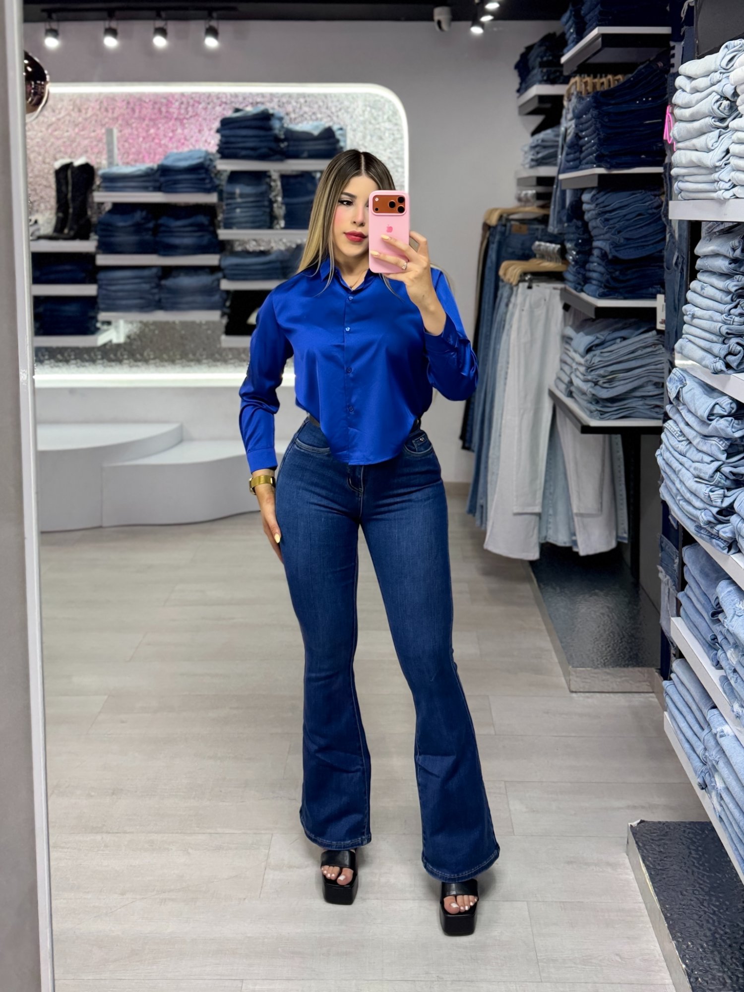 Blusa Satinada corta