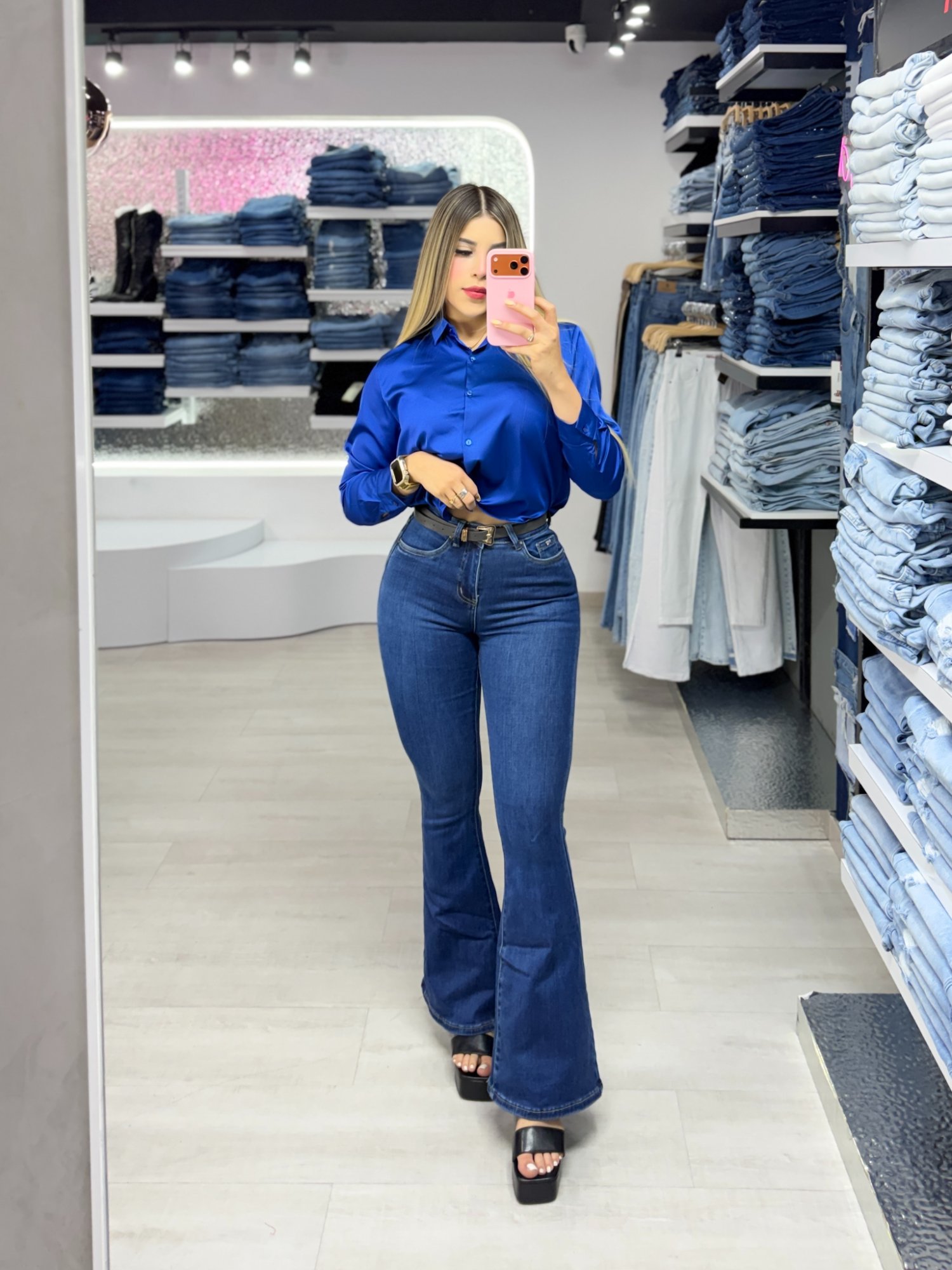 Blusa Satinada corta