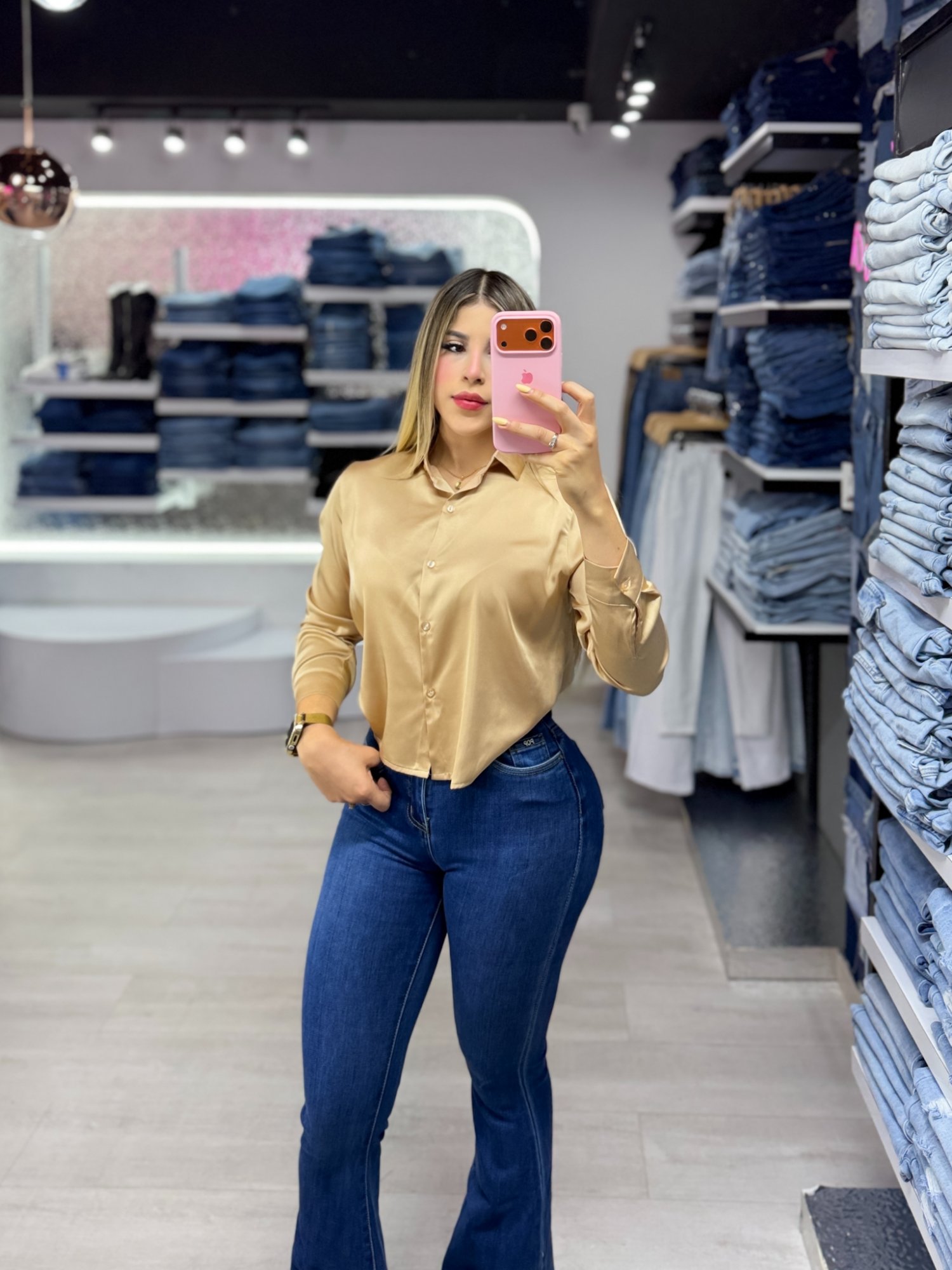 Blusa Satinada corta