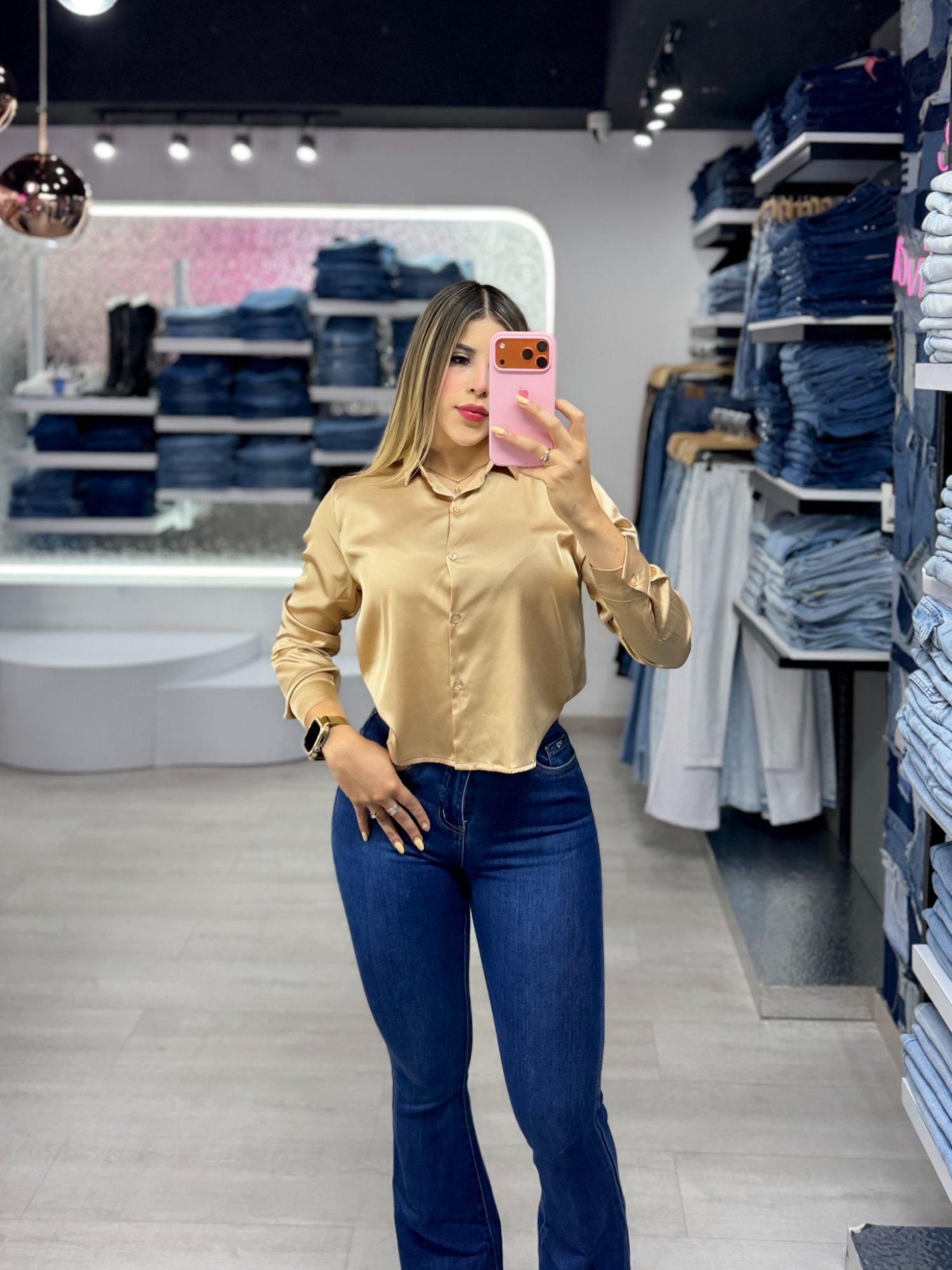 Blusa Satinada corta