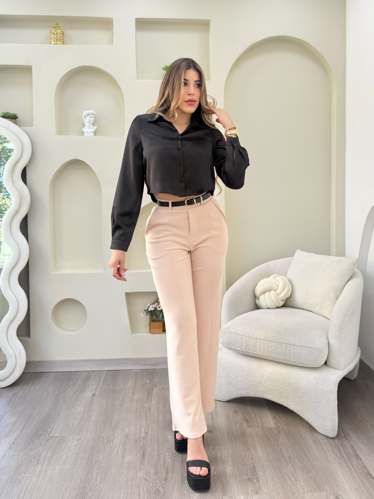 Pantalón con correa